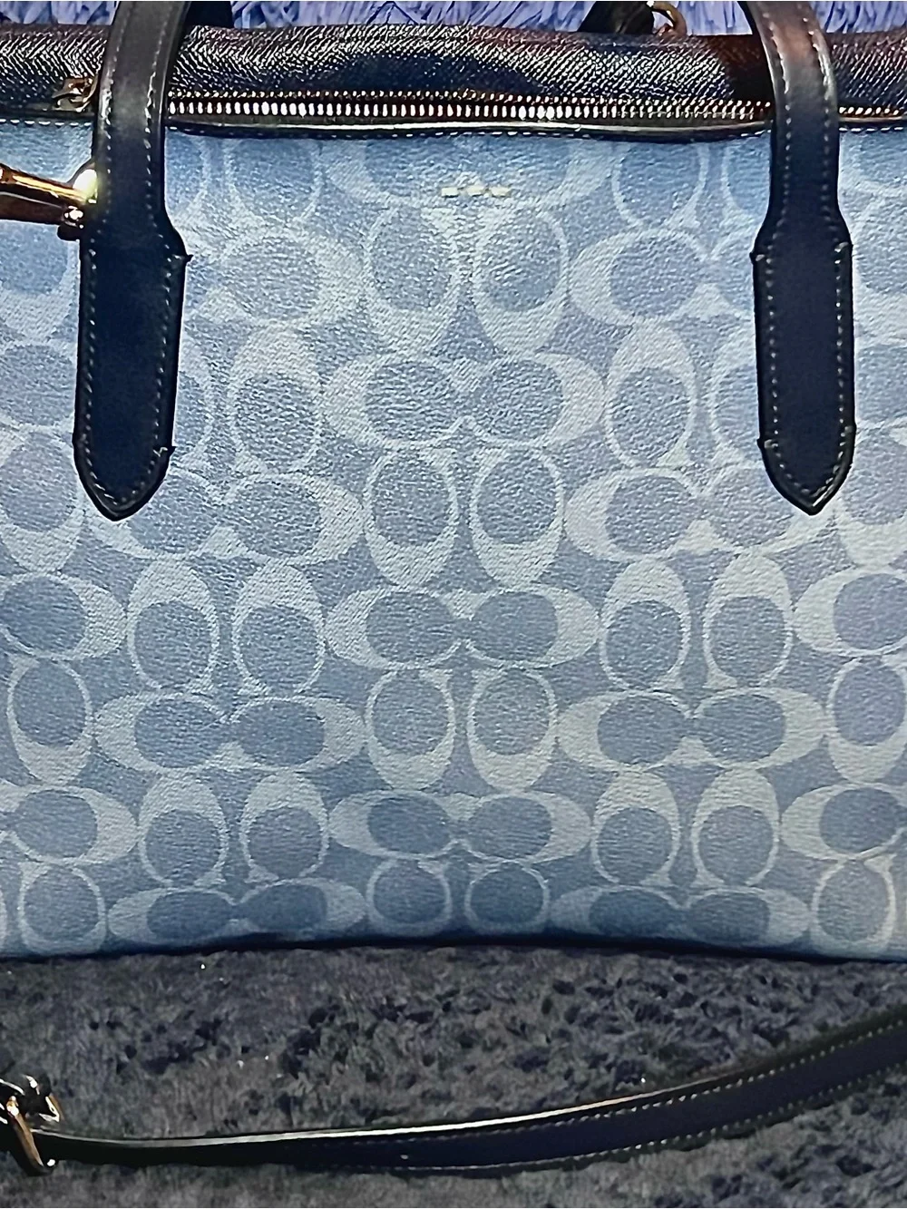 Authentic (COACH) Fiona Zip Tote Handbag in Signature Canvas